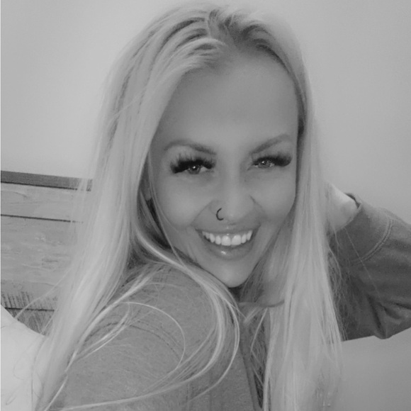 Meet Your Posher - Picture 1 of 3